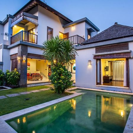 Villa Nadya Seminyak Buitenkant foto