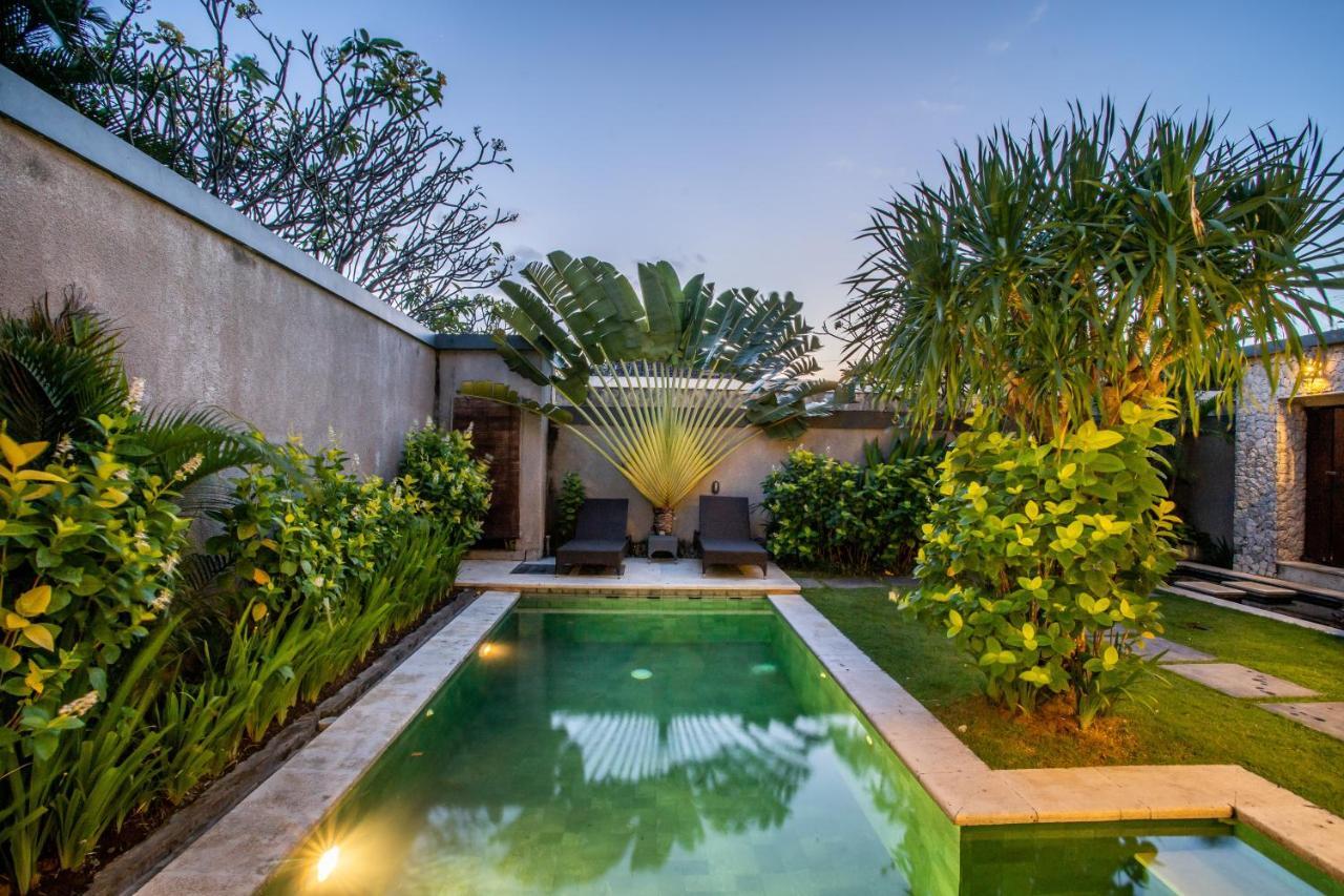 Villa Nadya Seminyak Buitenkant foto